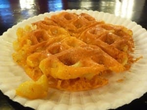 Macaroni and Cheese Waffle: Cheesy Perfection