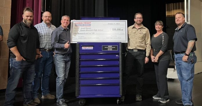 Maple Mountain High School welding teacher given prestigious award for teaching excellence.